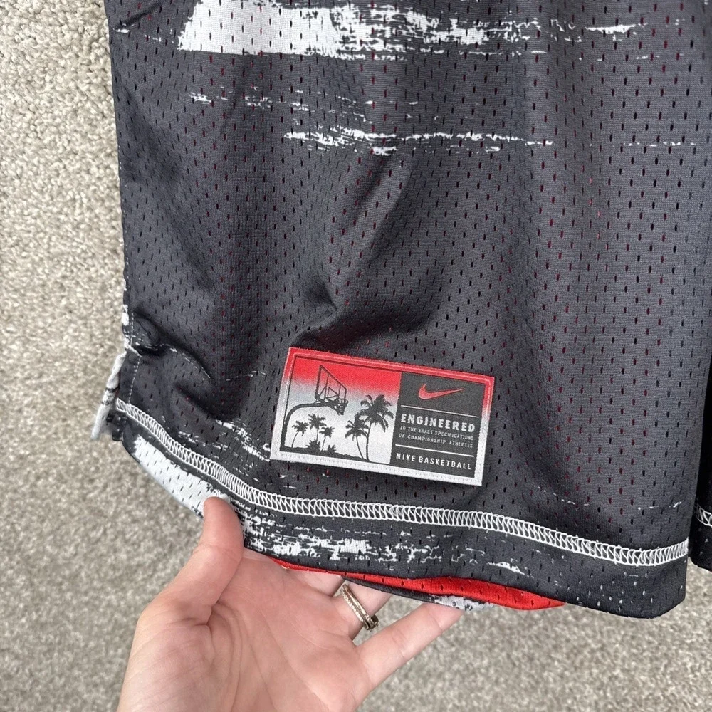 Nike Mens Size Large Basketball Reversible Shorts Black Red White DV9607-010 NEW